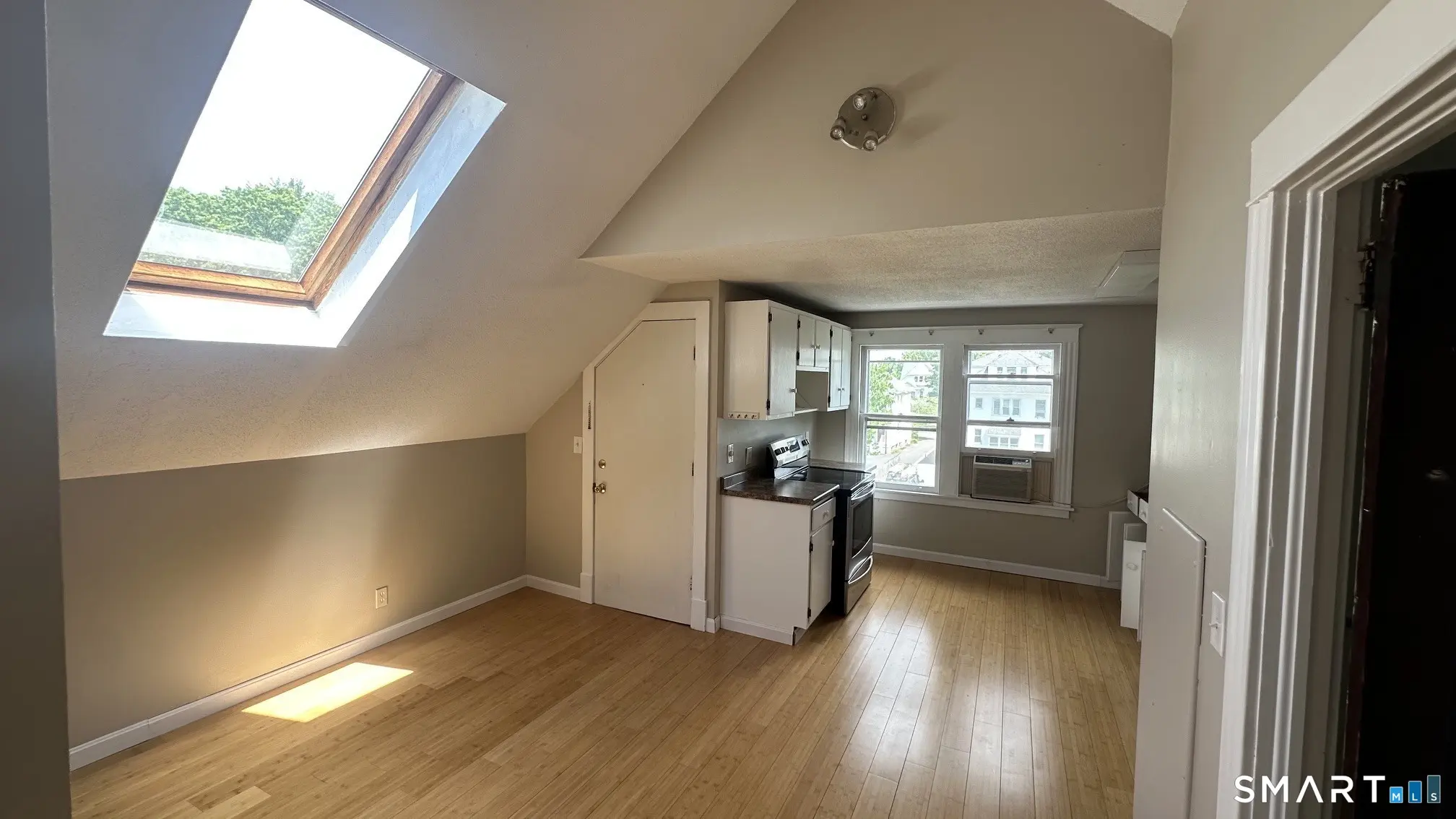 40 Quaker Lane South, West Hartford