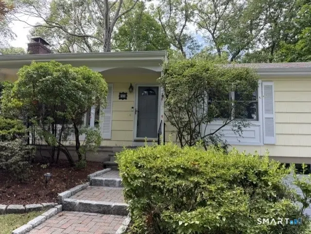 6 Vanderbilt Avenue, Norwalk
