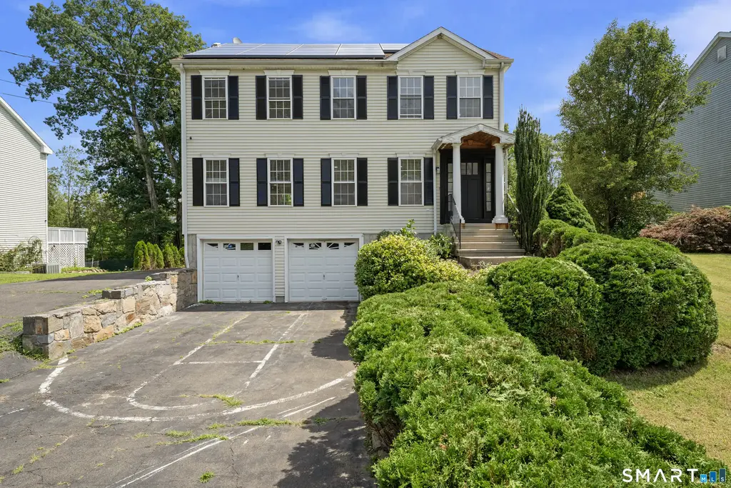 32 Marshall Avenue, Trumbull
