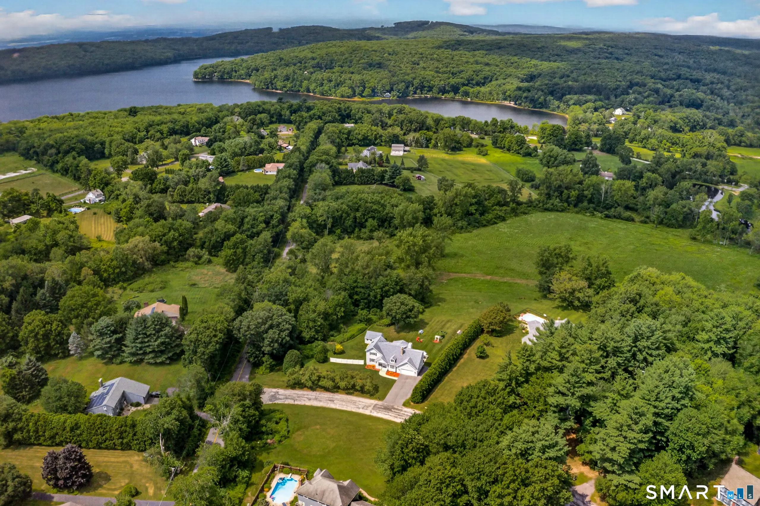 5 Stonehedge Drive, Tolland