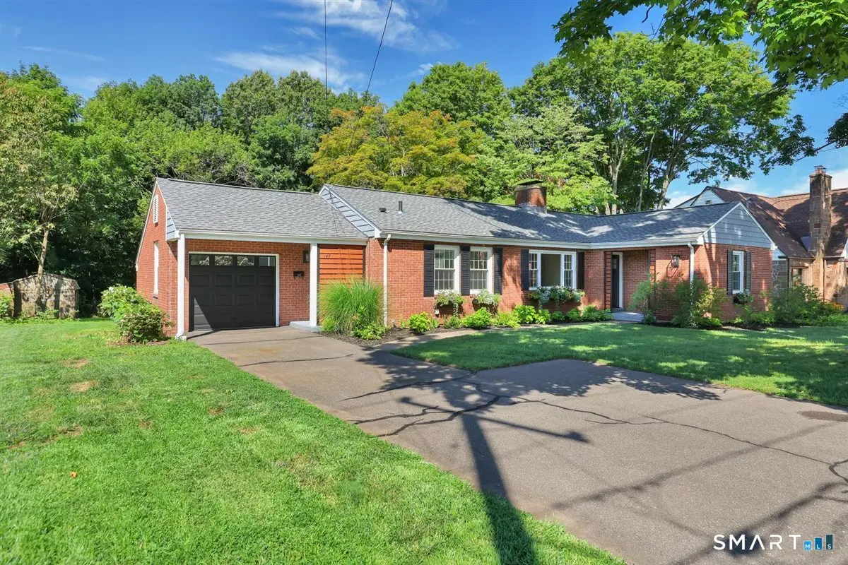 147 Ridge Road, Middletown