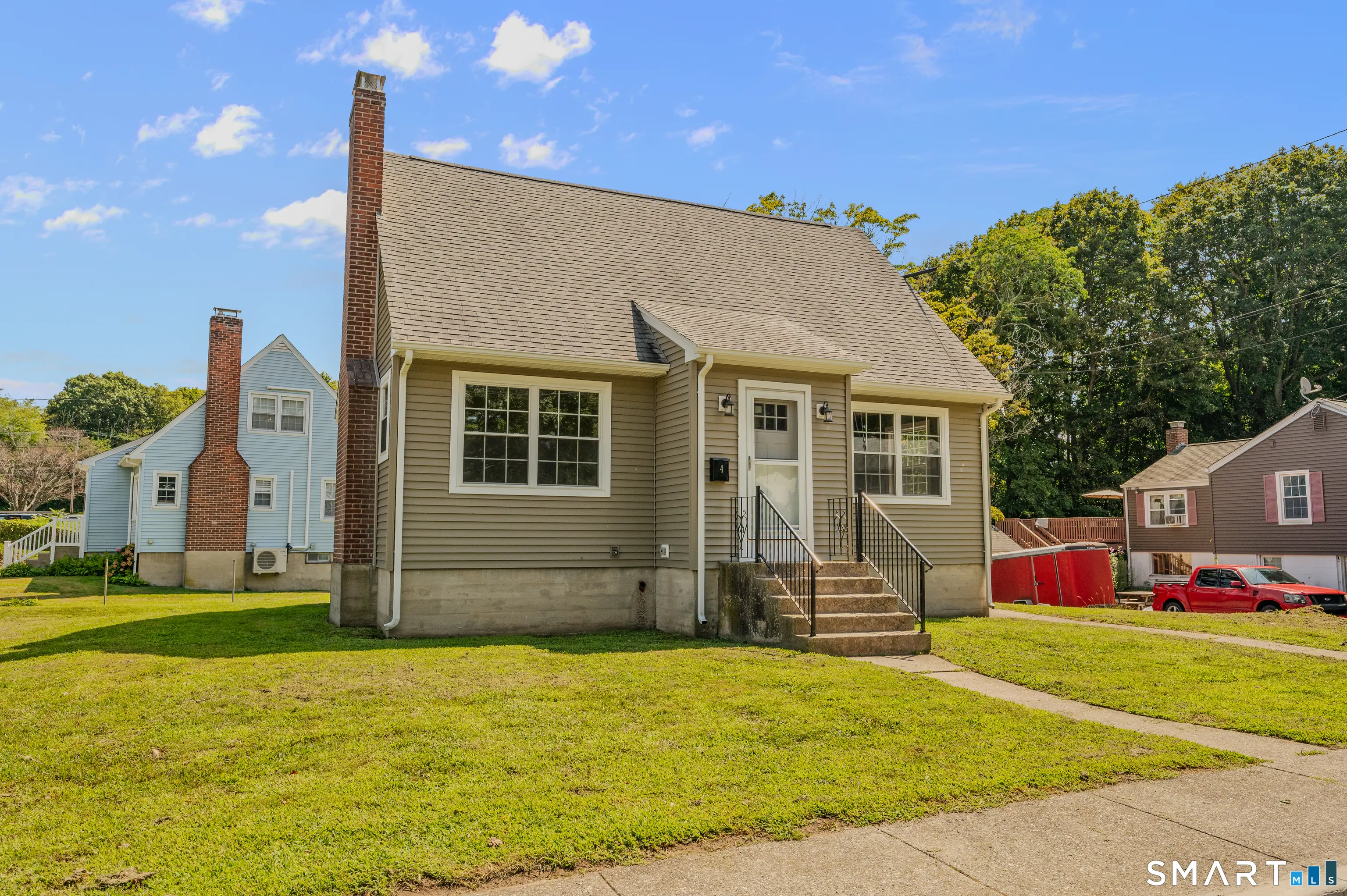 4 Cottage Street, Groton