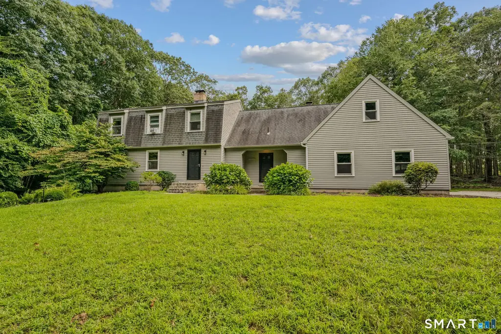 32-b Clark Road, Lyme