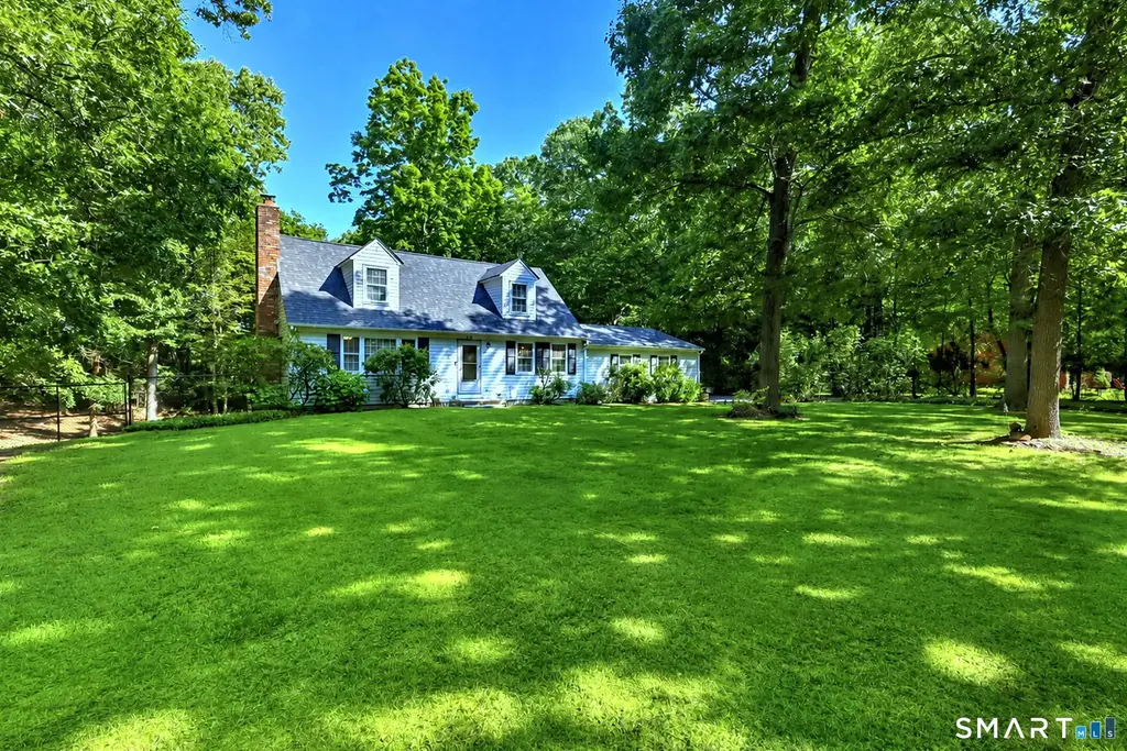 131 Pepper Tree Hill Lane, Southbury