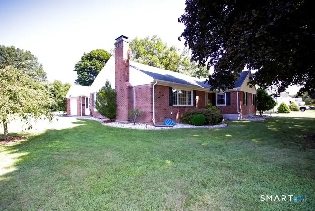 6 Dennis Drive, New Britain