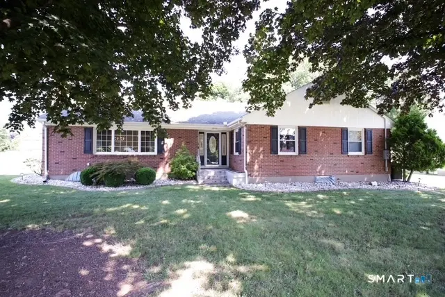 6 Dennis Drive, New Britain