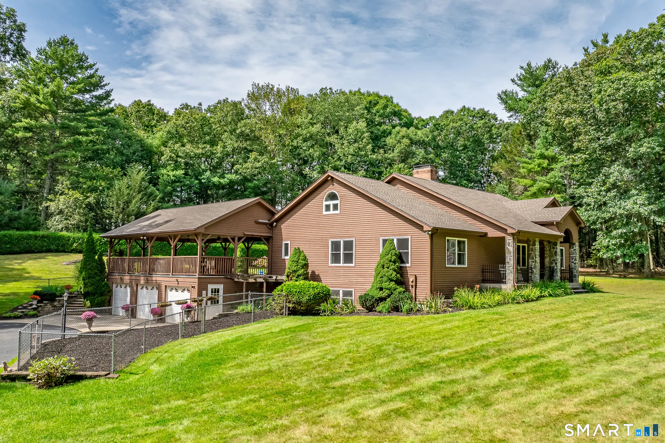 126 East Putnam Road, Putnam