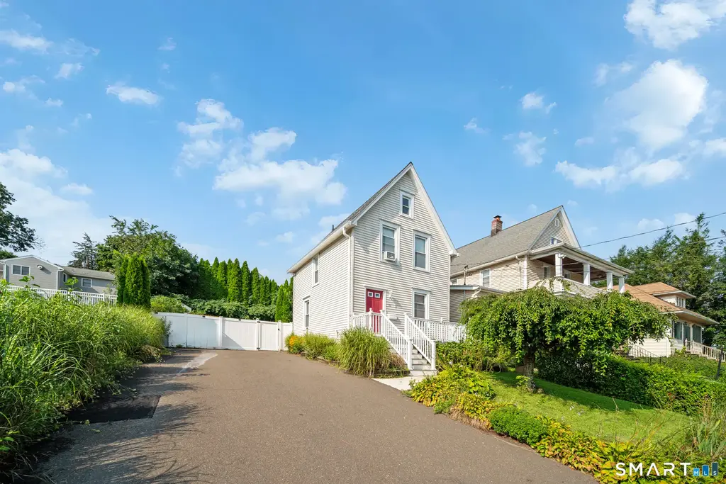 16 Fairfield Avenue, Shelton