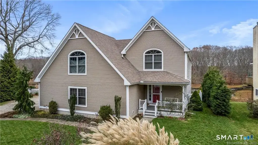 33 Marshfield Road, East Lyme