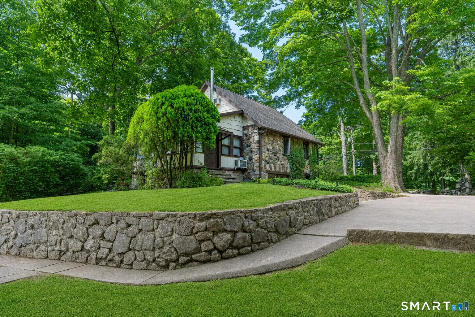 296 Bennetts Farm Road, Ridgefield