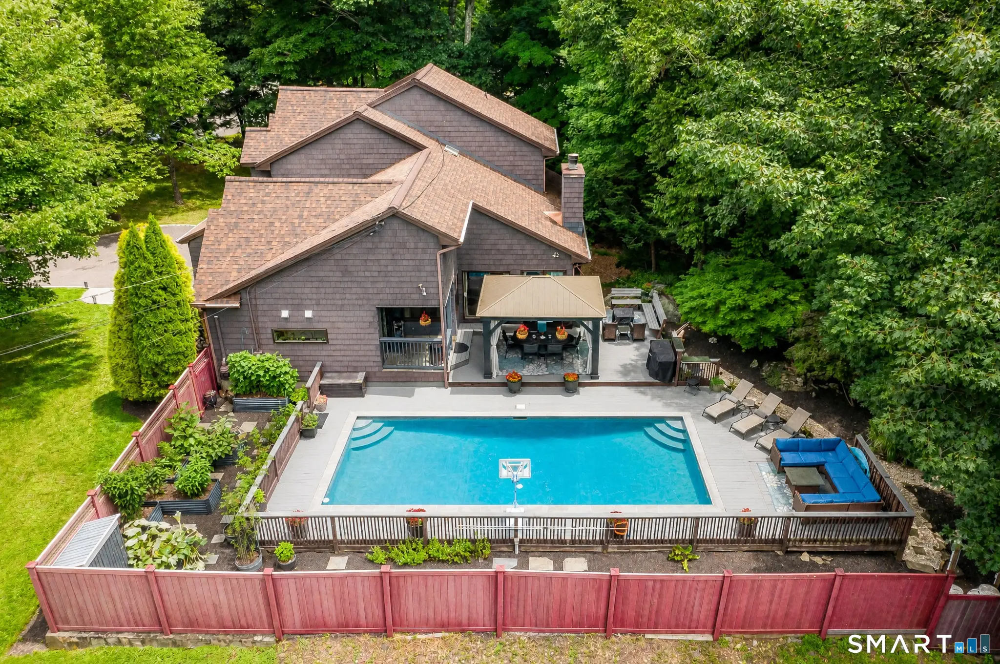 11 Coach Hill, Danbury