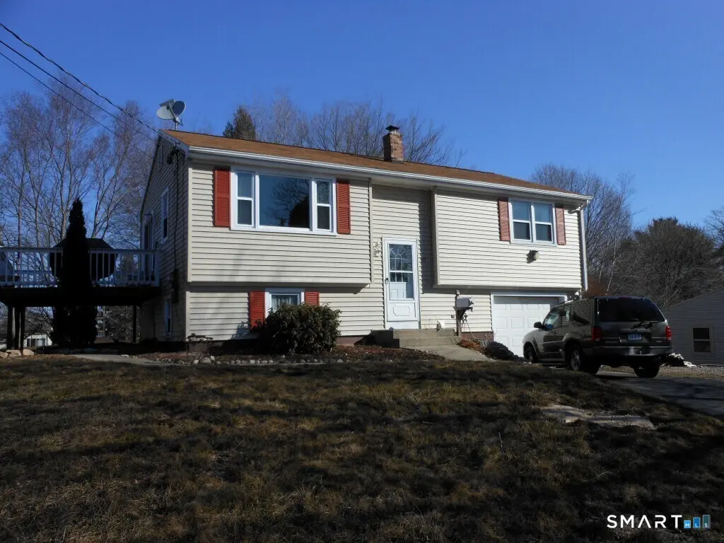 151 Lamphere Road, Groton