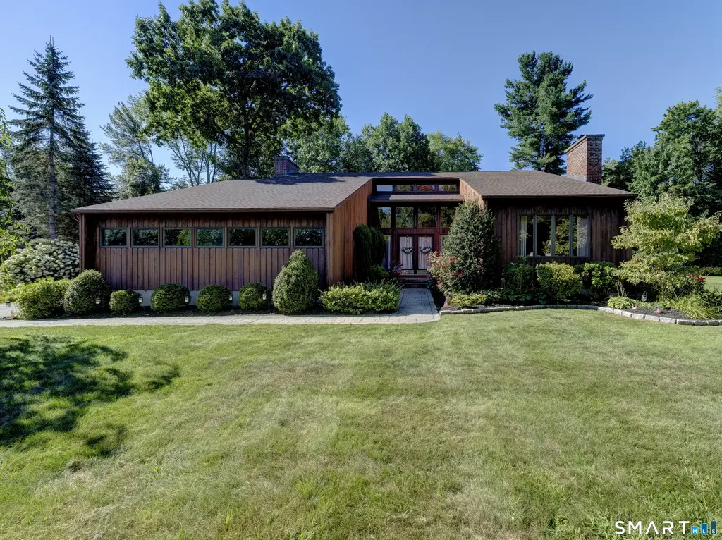 142 Red Oak Hill, Torrington
