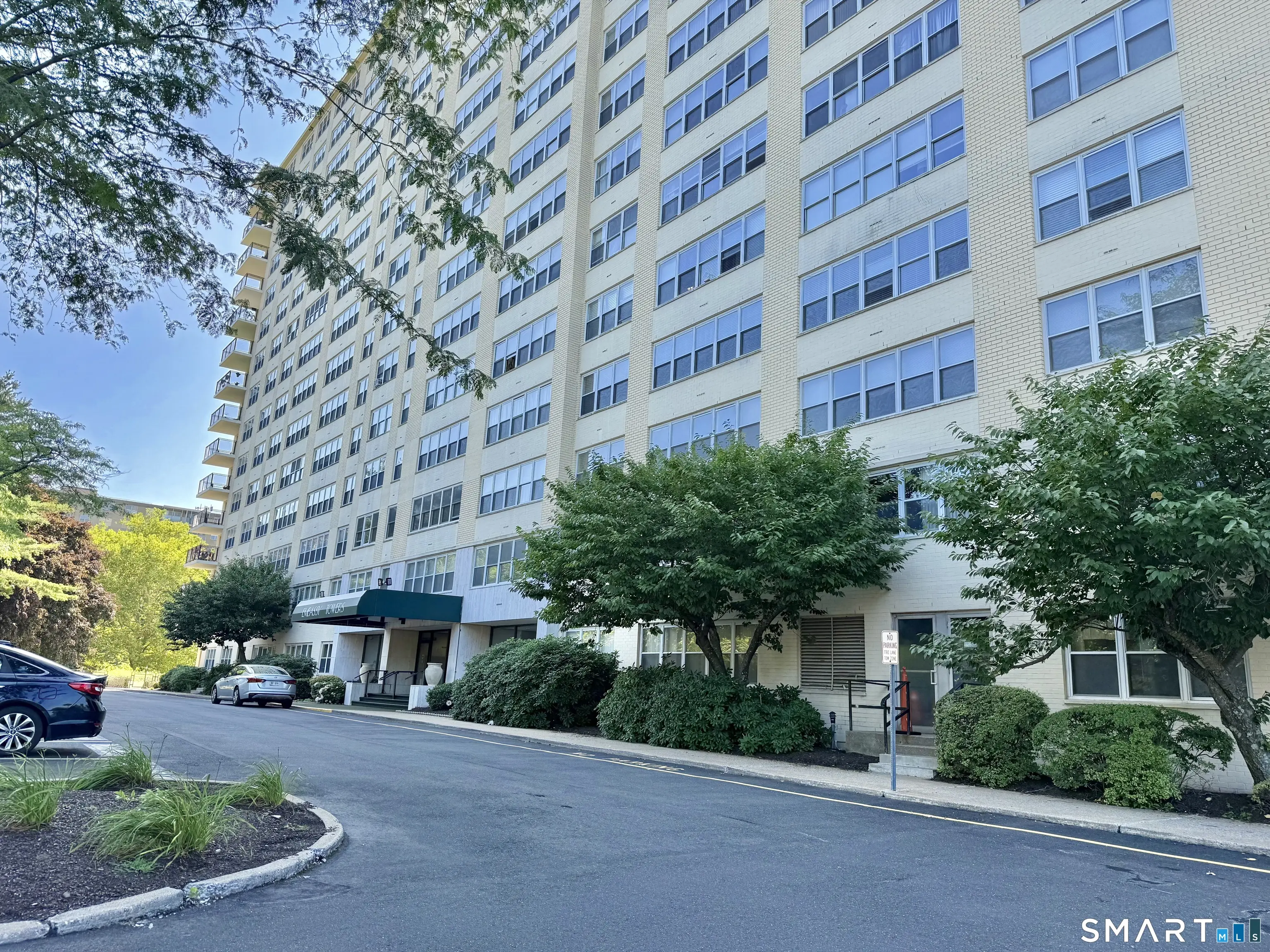 2625 Park Avenue 3b, Bridgeport