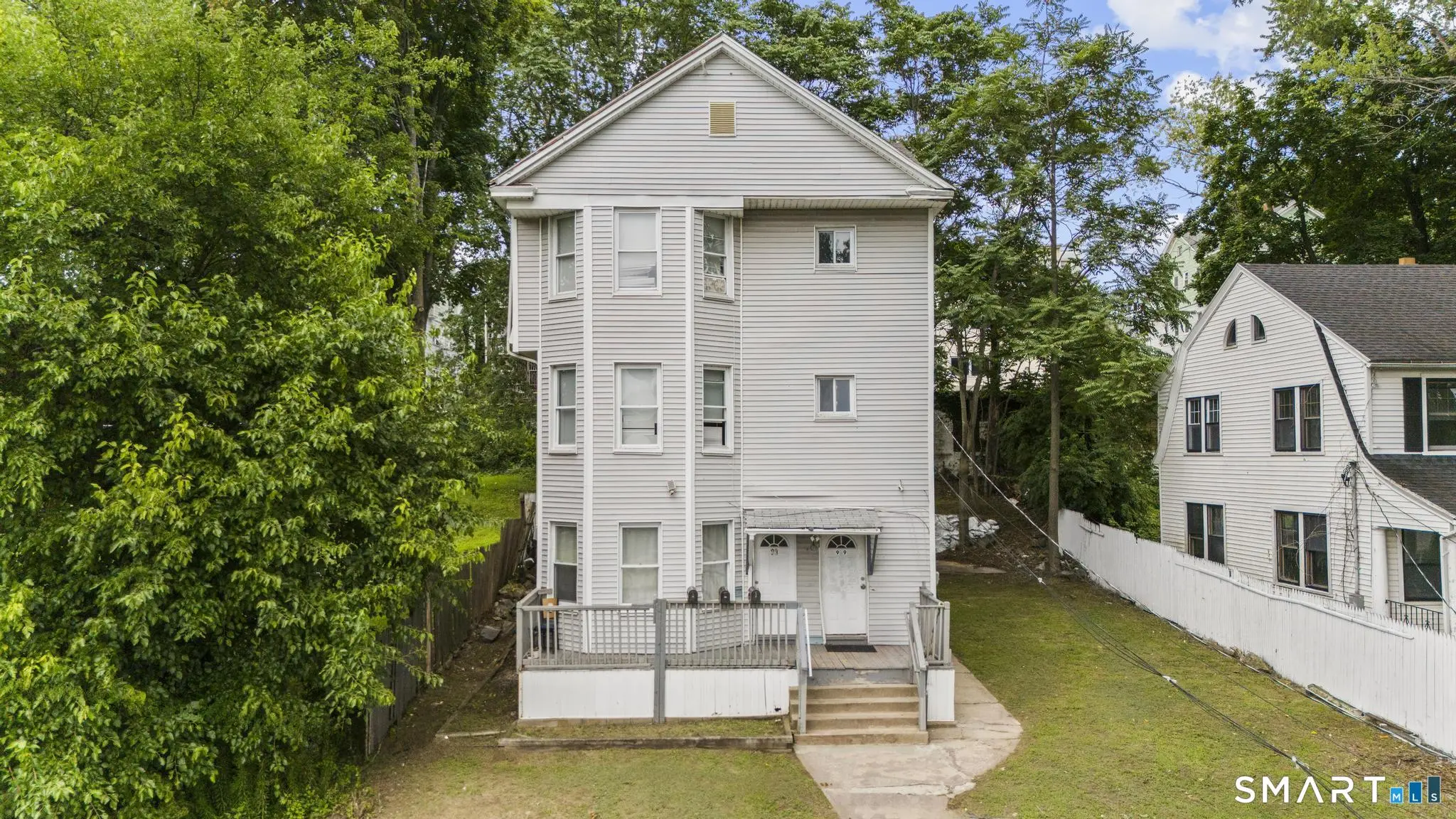 99 Lounsbury Avenue, Waterbury