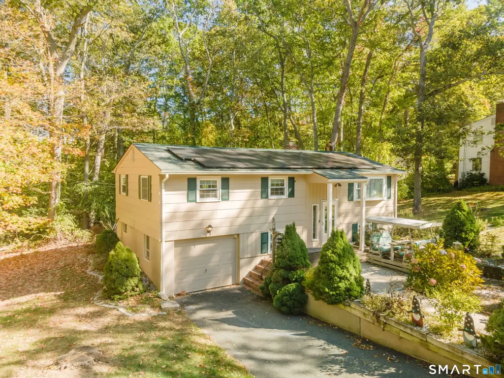 6 Marion Drive, East Lyme