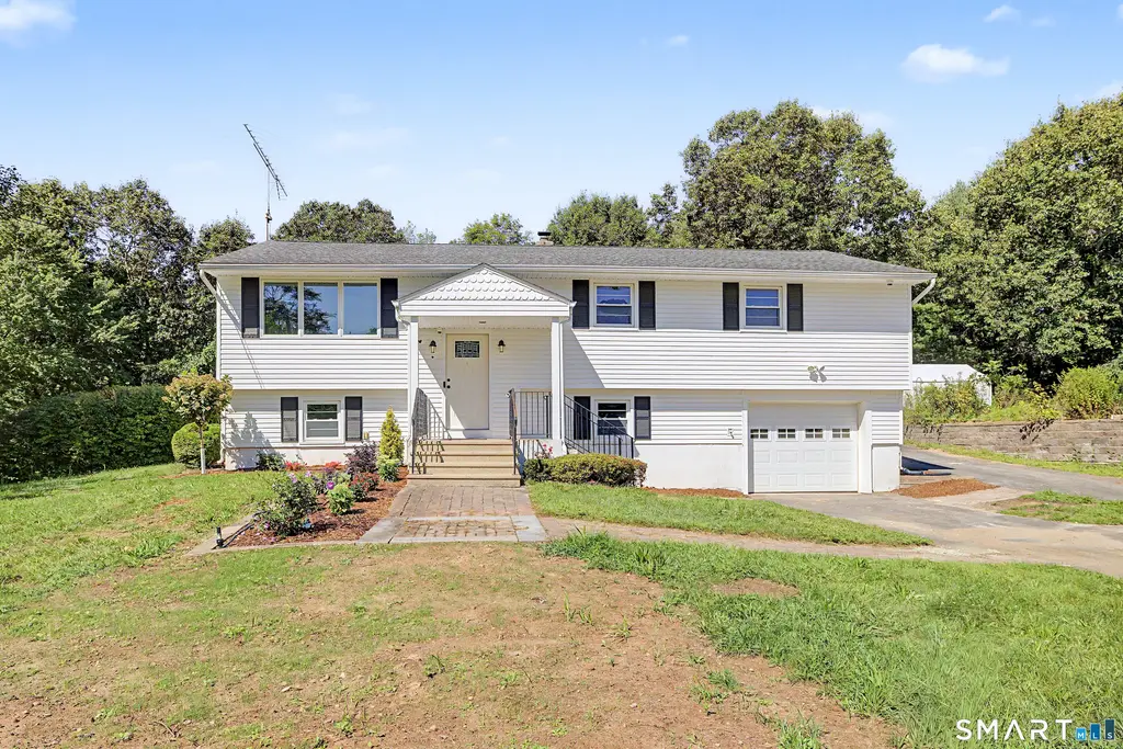 11 Westerly Drive, Enfield