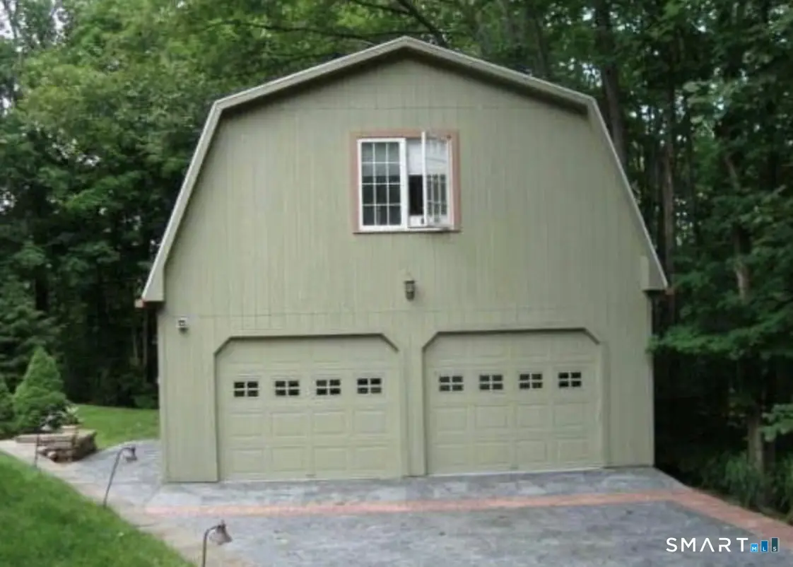 63 Great Hill Road, North Branford