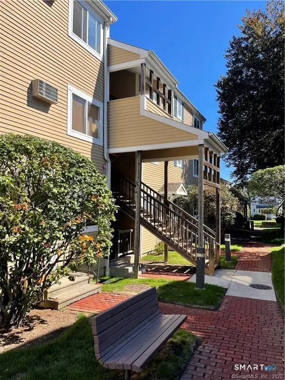 135 Flax Hill Road 10, Norwalk