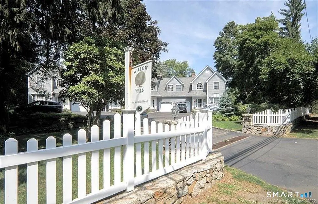 15 Old Stamford Road C, New Canaan