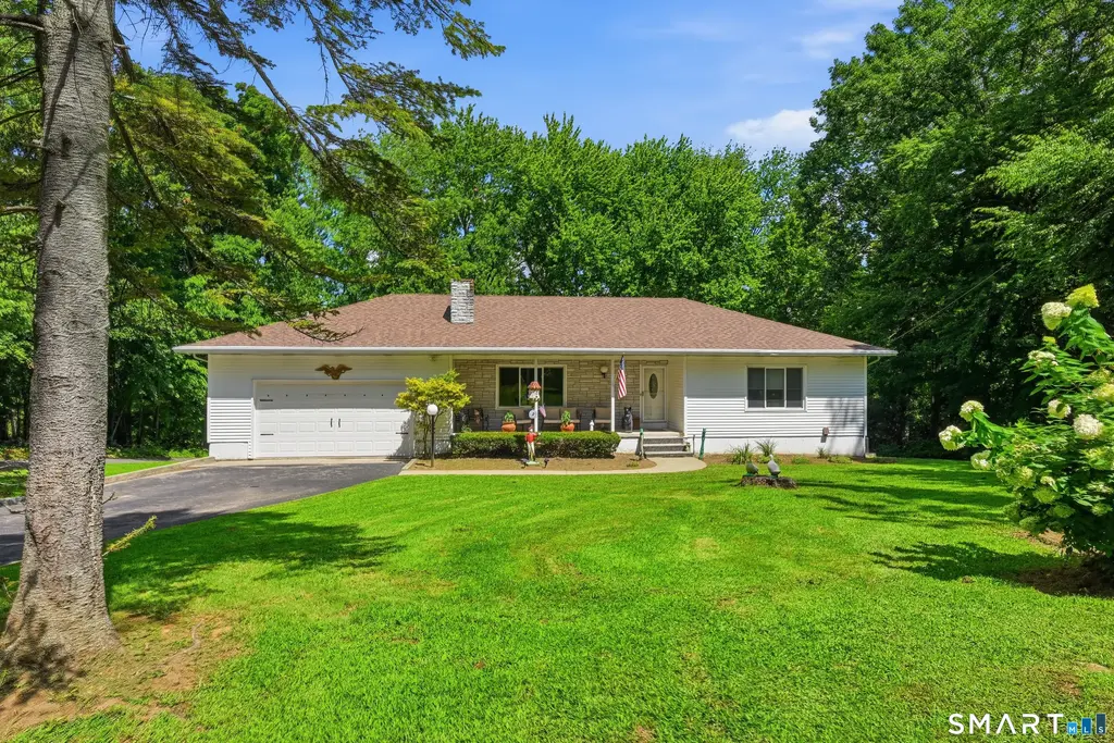 28 Saw Mill Road, New Fairfield