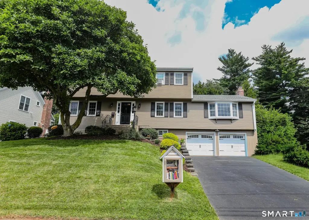 46 Westminster Drive, West Hartford