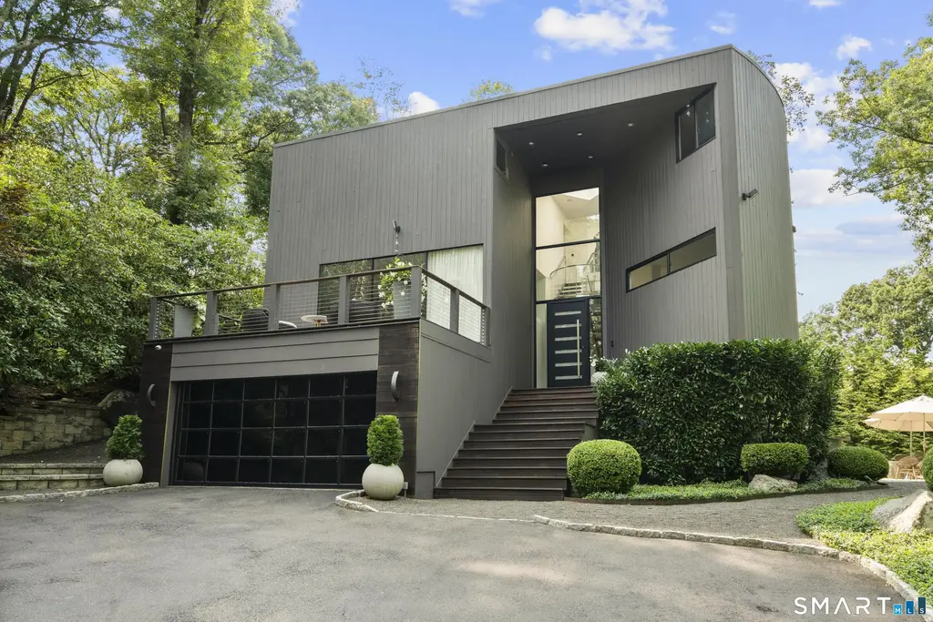210 Red Fox Road, Stamford