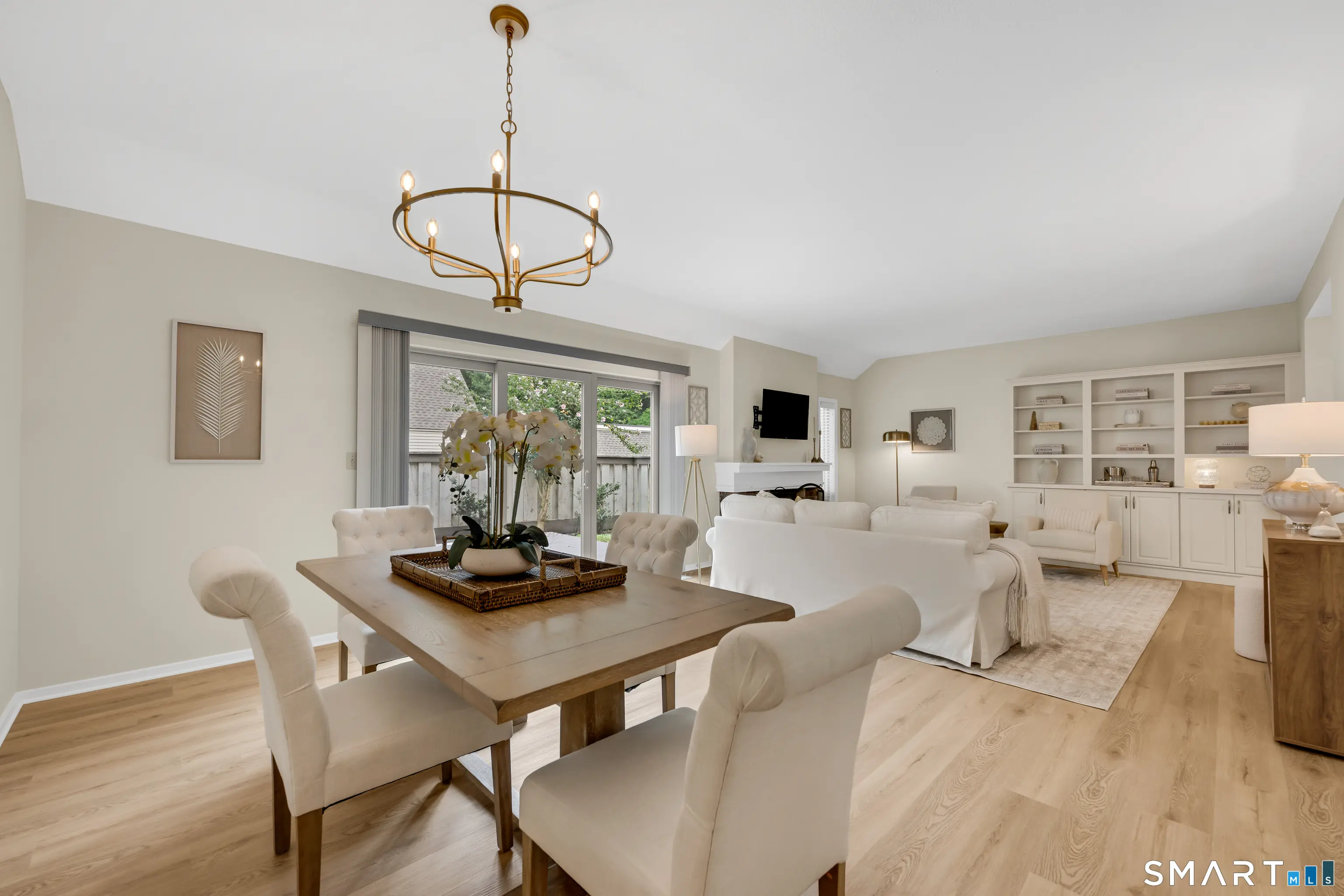 4 Carriage Drive 4, Simsbury