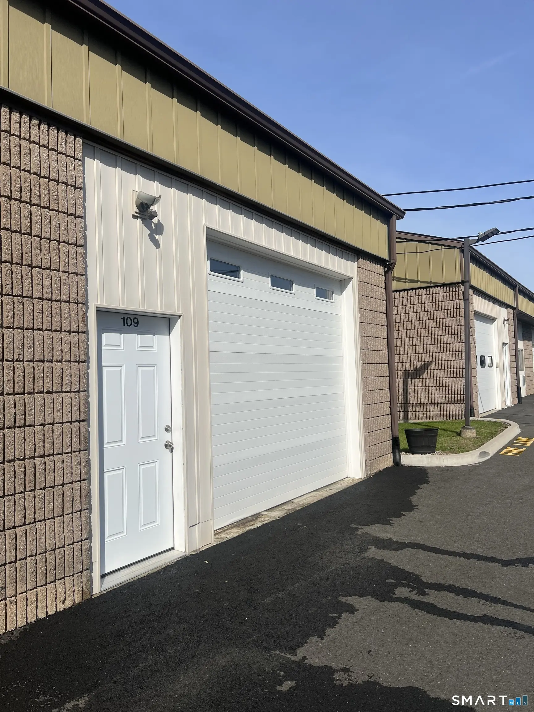 7 Corporate Drive 109, North Haven