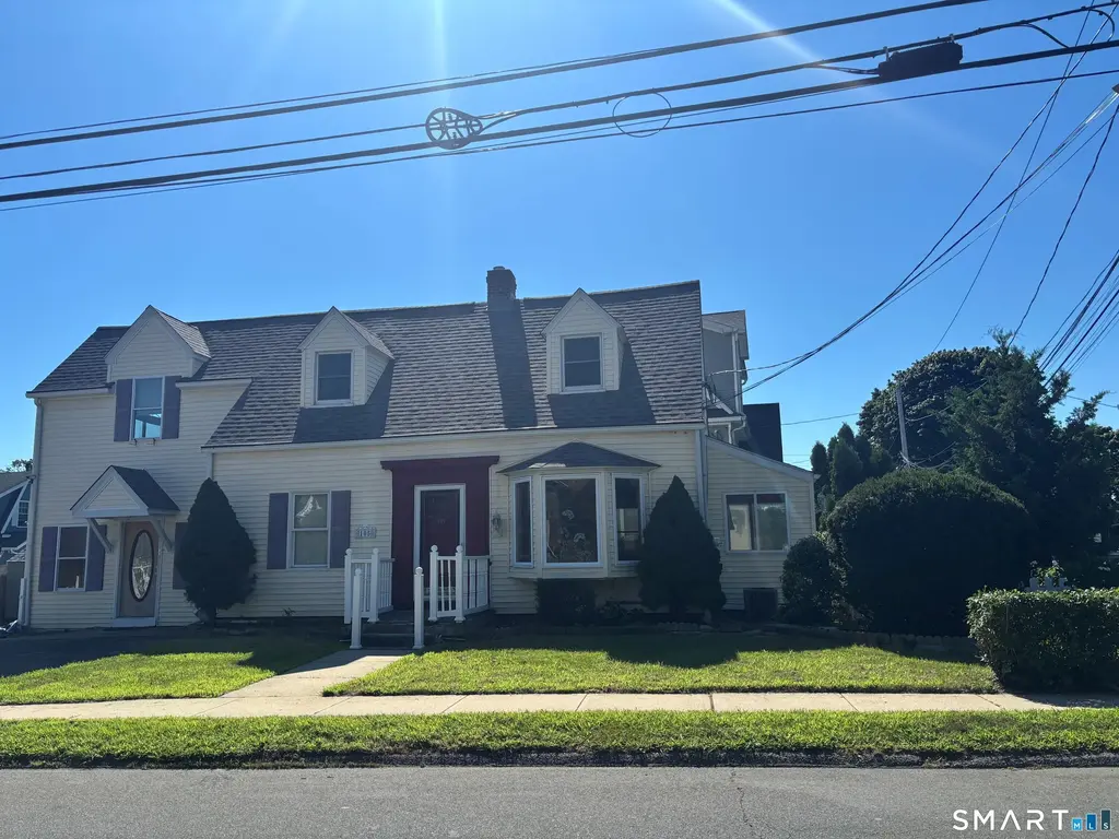 105 Welchs Point Road, Milford