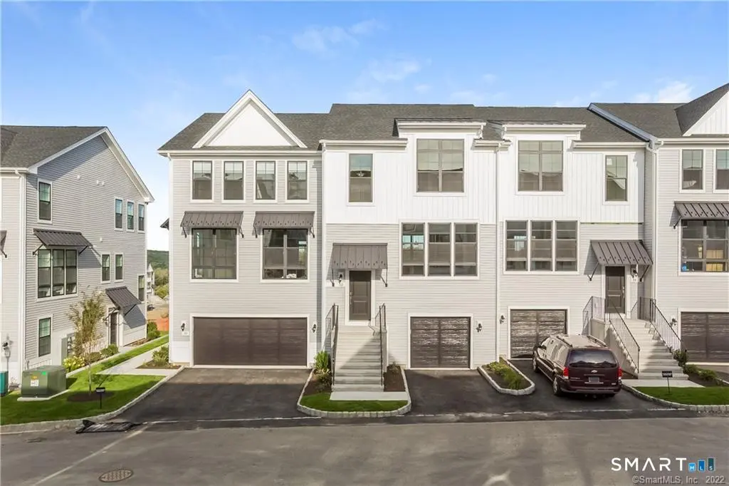 12 West Cross Trail 12, Danbury