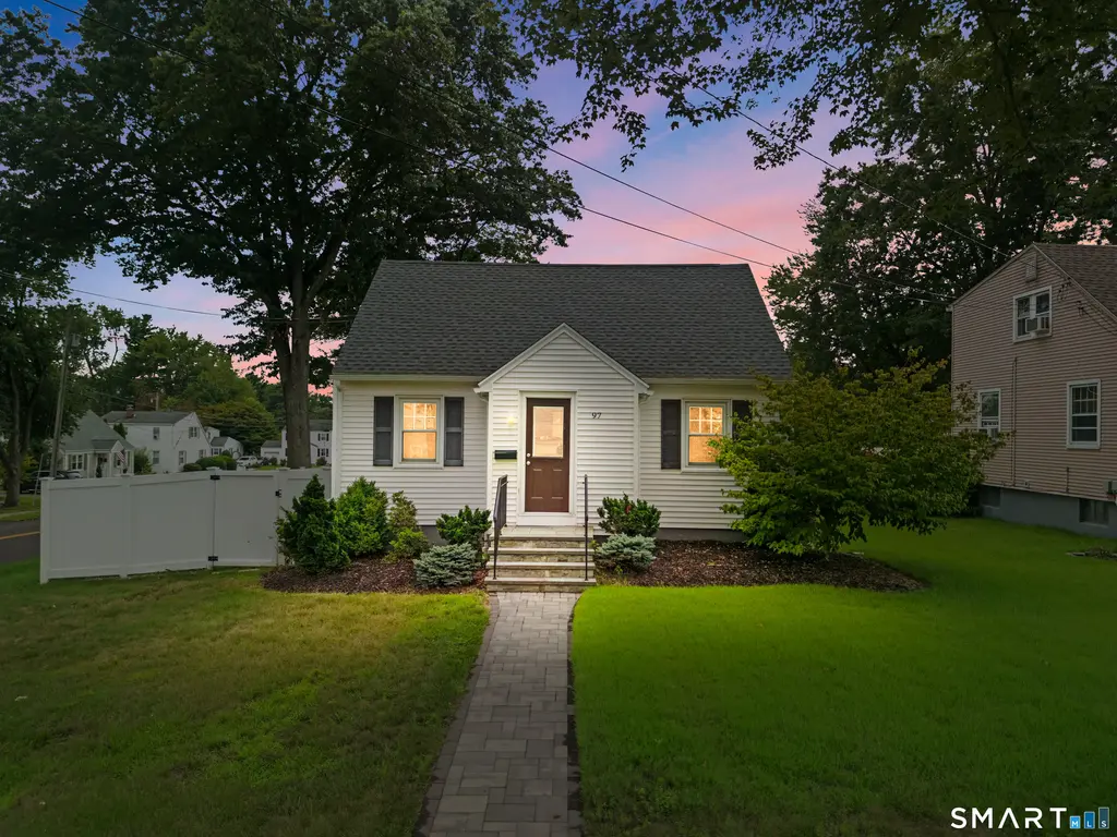 97 Stoddard Avenue, Newington