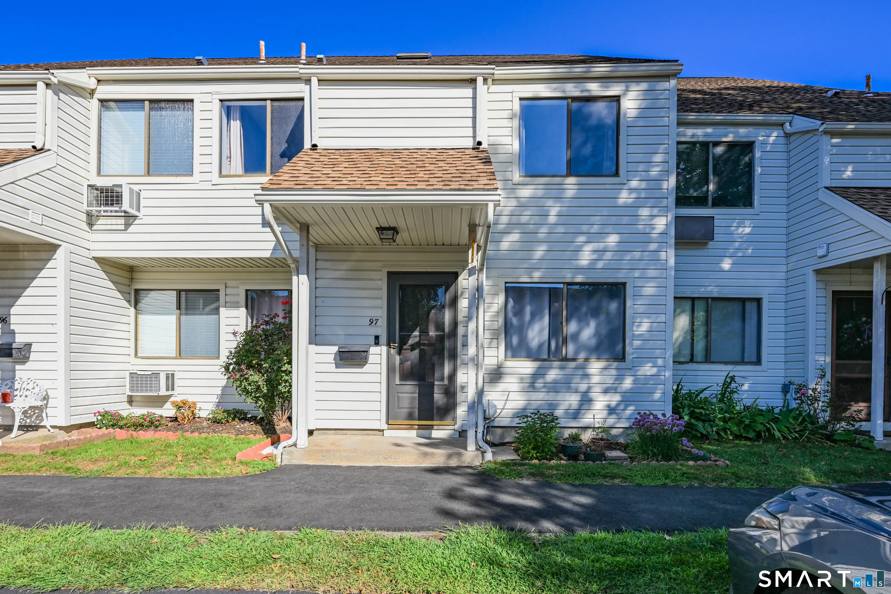 85 North Main Street 97, East Hampton