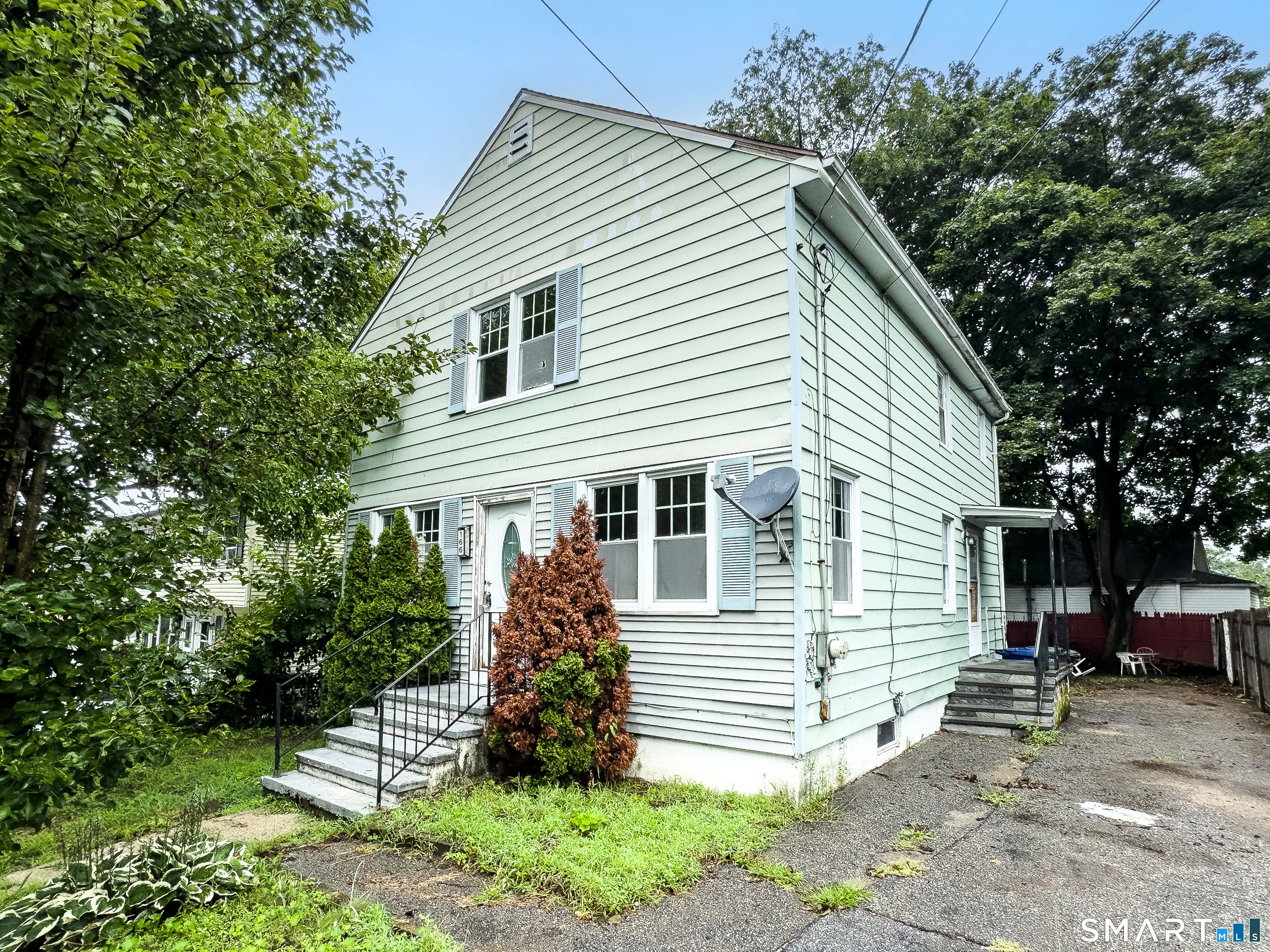 166 Earl Avenue, Bridgeport