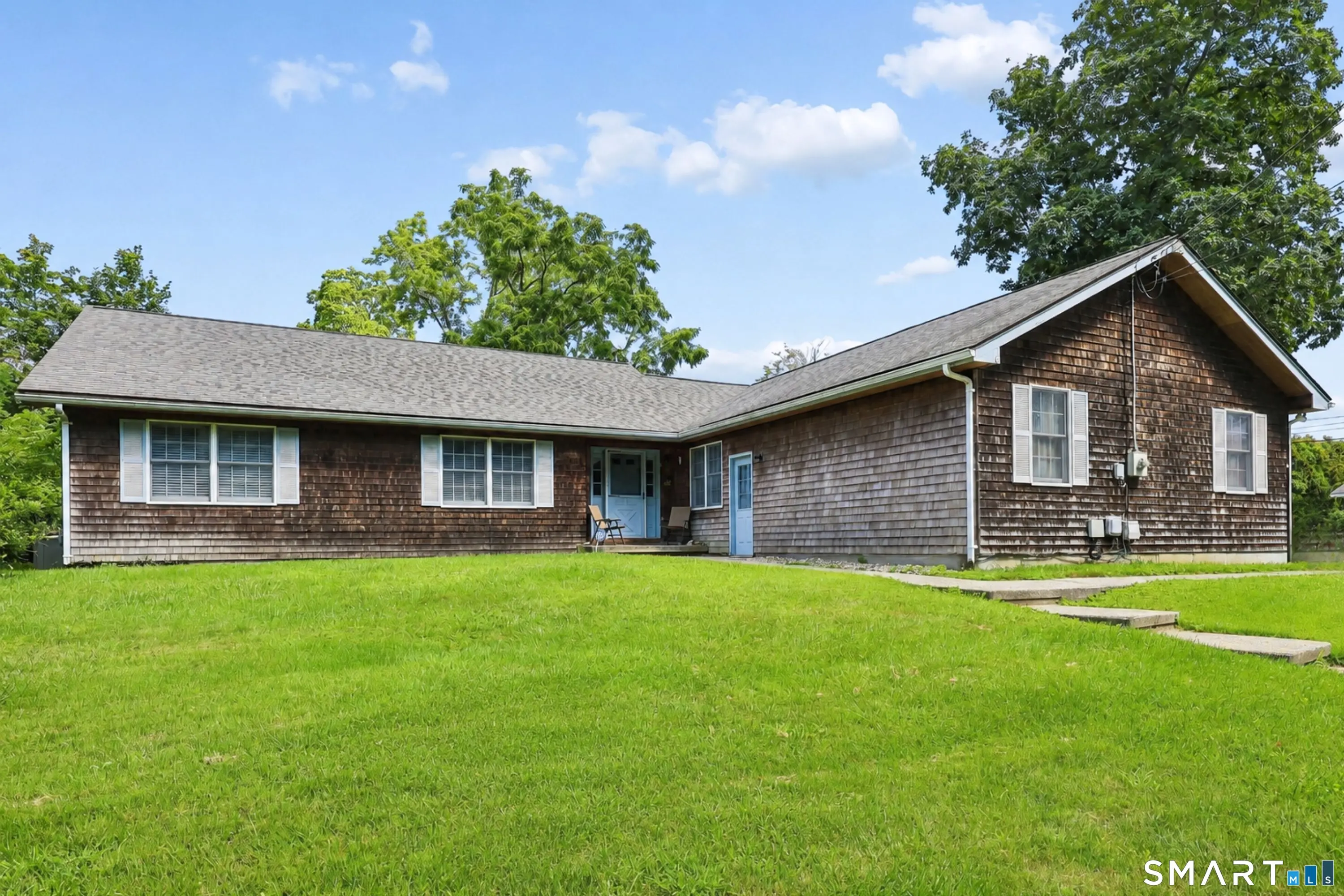 95 Parkway South, New London