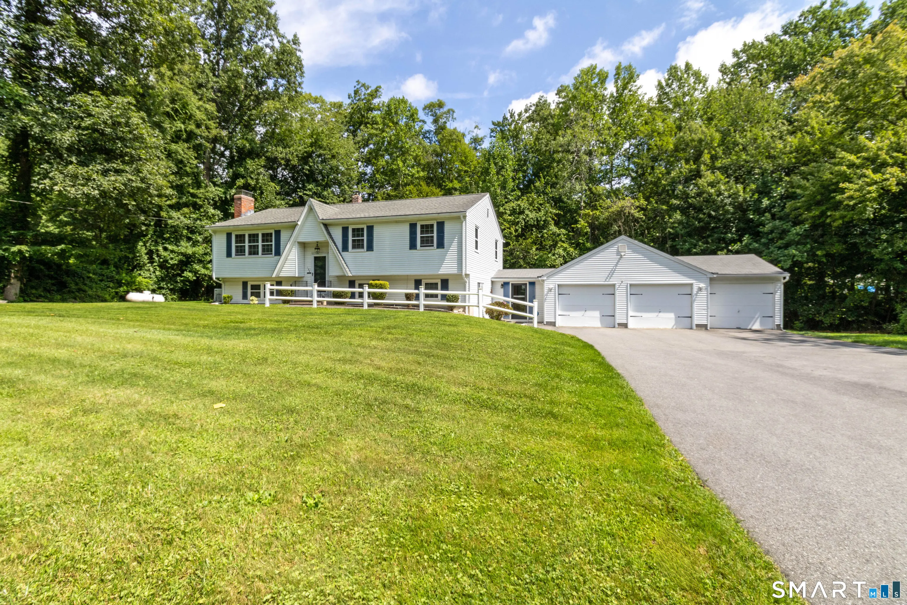 18 Crestwood Drive, East Hampton