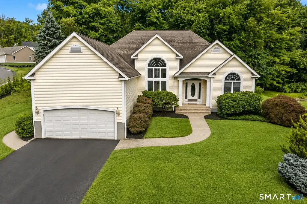 116 Pond View Drive, Watertown