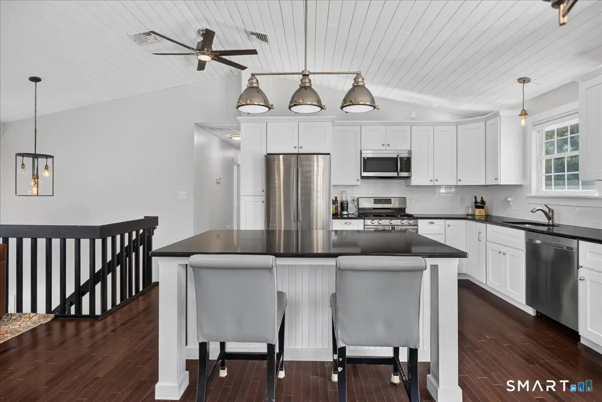 24 Thimble Farms Road, Branford
