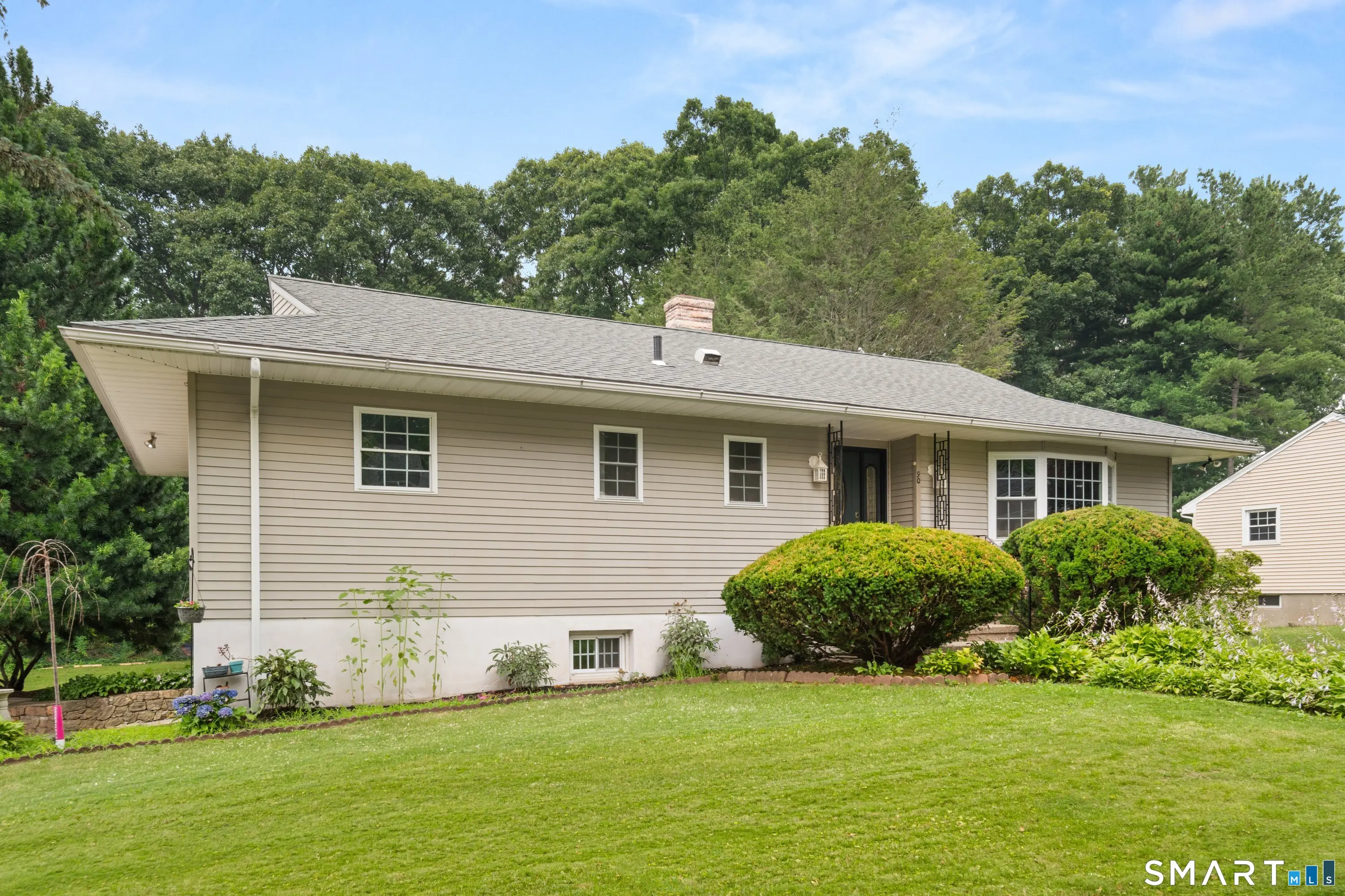 90 Meadowlawn Road, Stratford