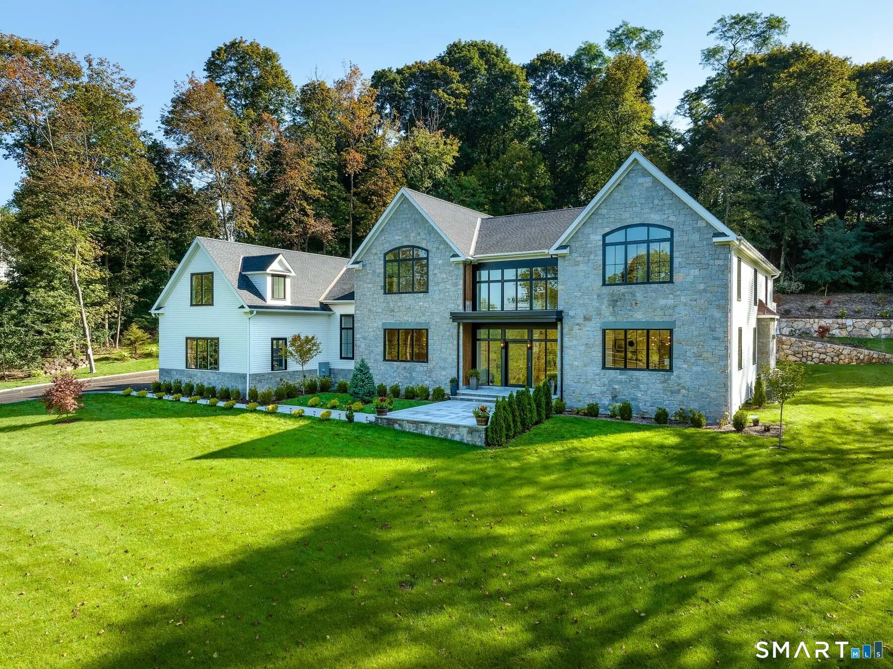 460 Middlesex Road, Darien