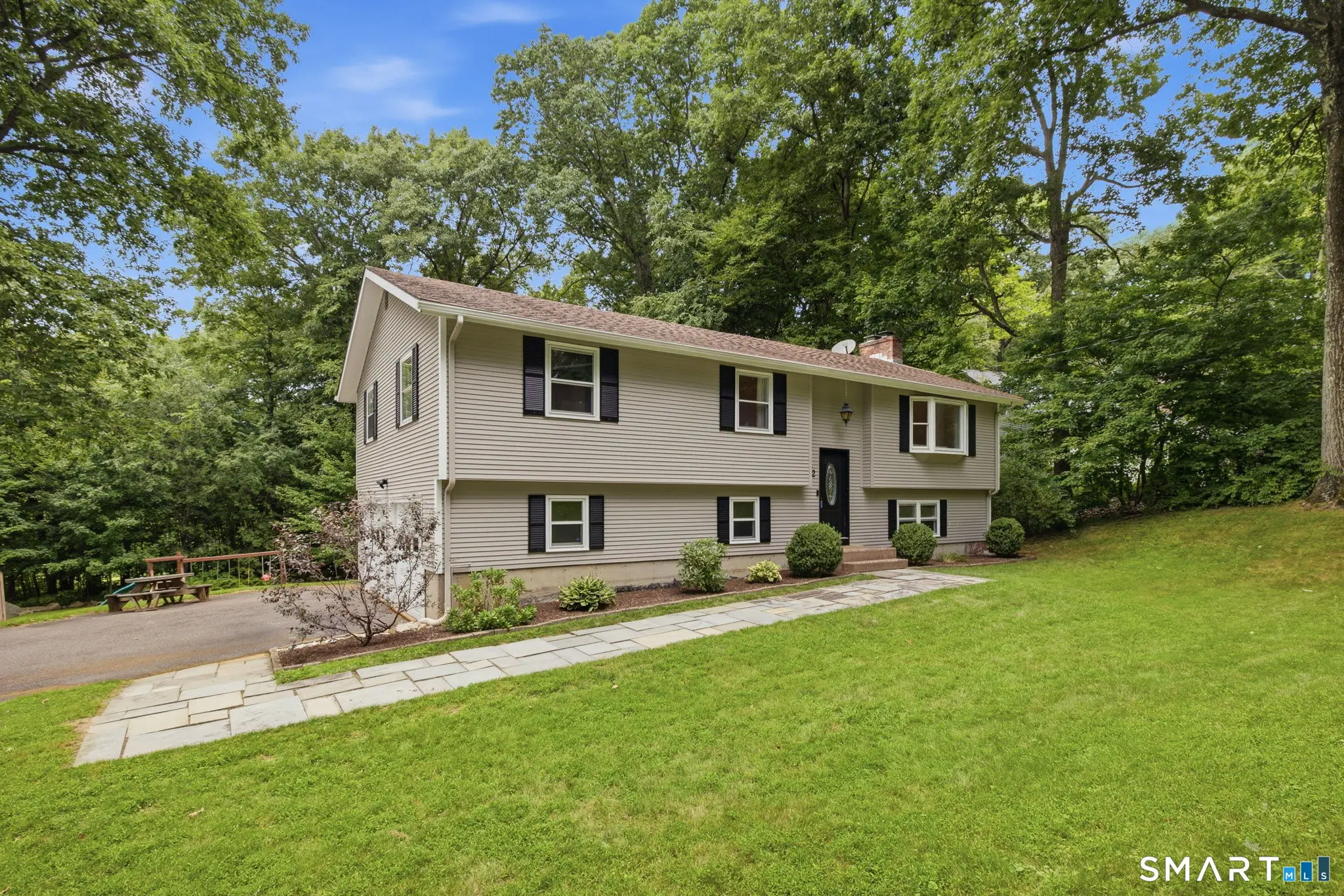 72 Lakeview Heights, Tolland