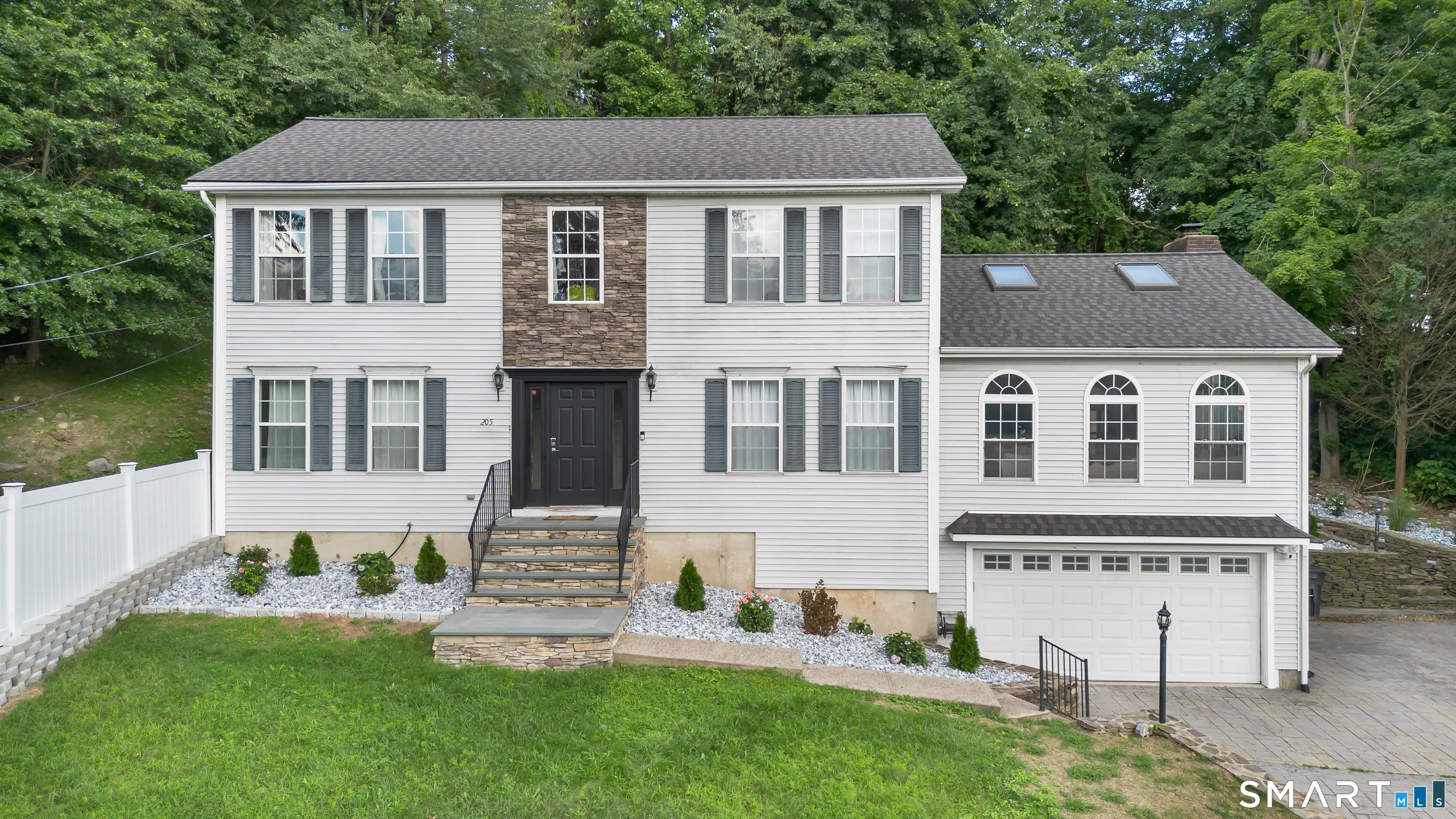 205 Country Club Road, Waterbury