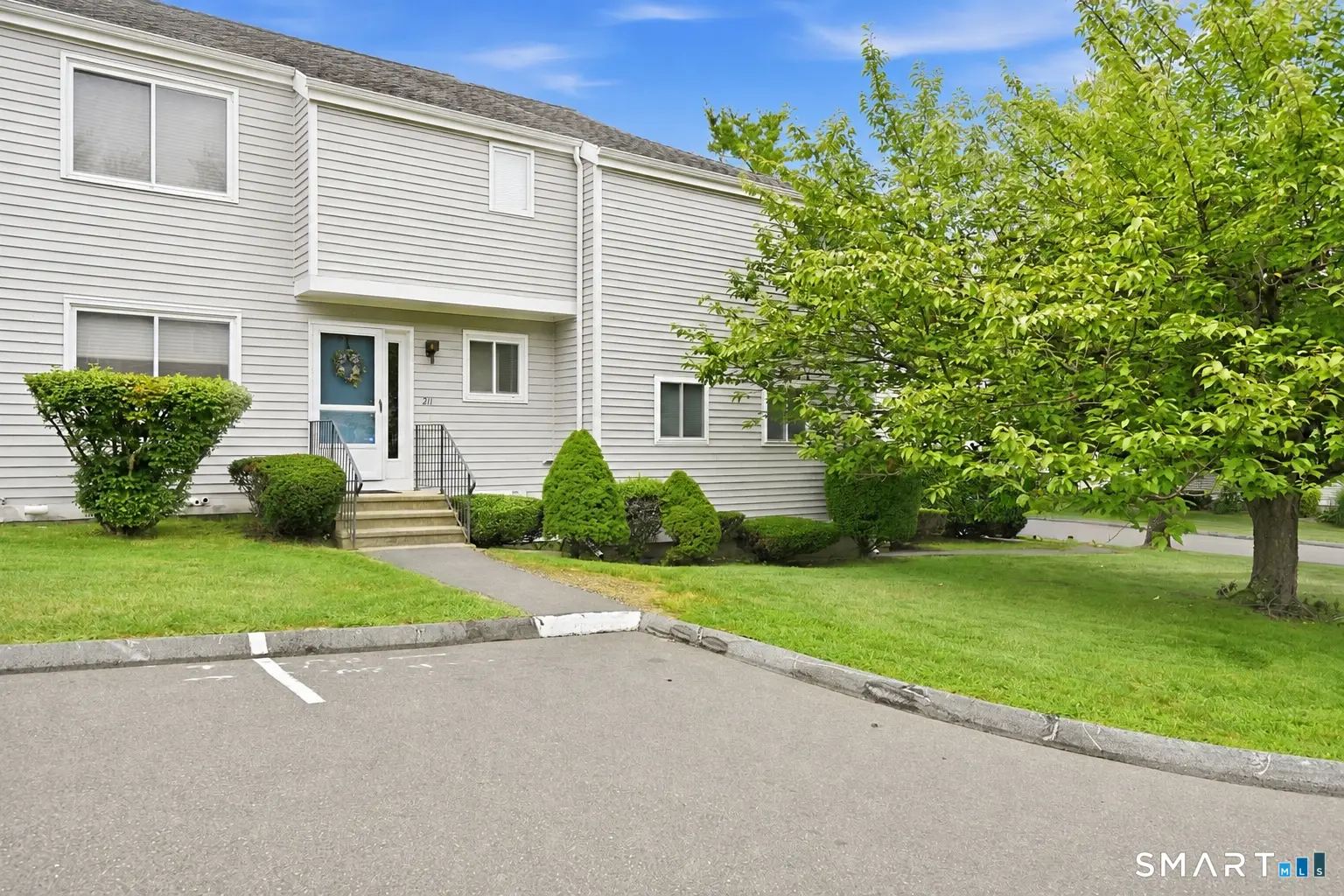 211 Greens Farm Road 211, Branford
