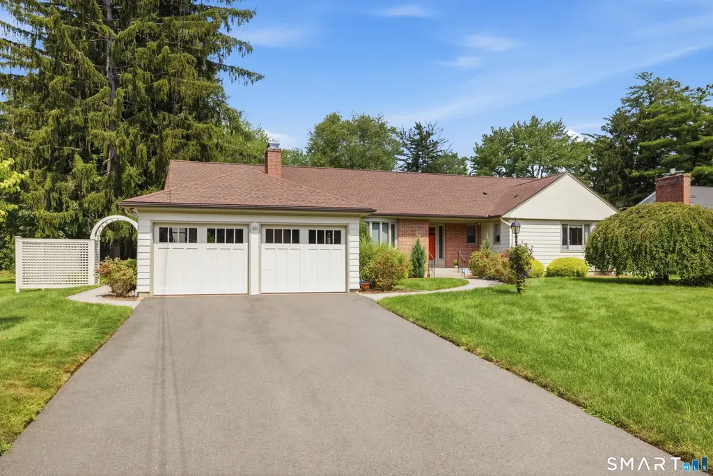 30 West Ridge Drive, West Hartford