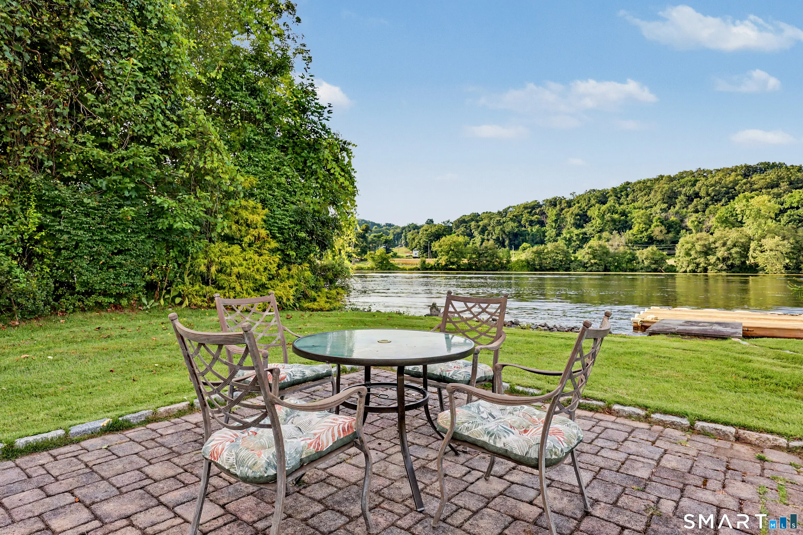 60 Housatonic Drive, Newtown