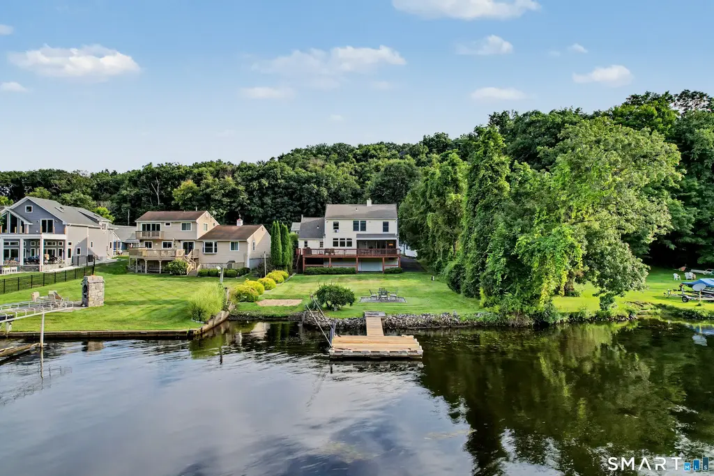 60 Housatonic Drive, Newtown