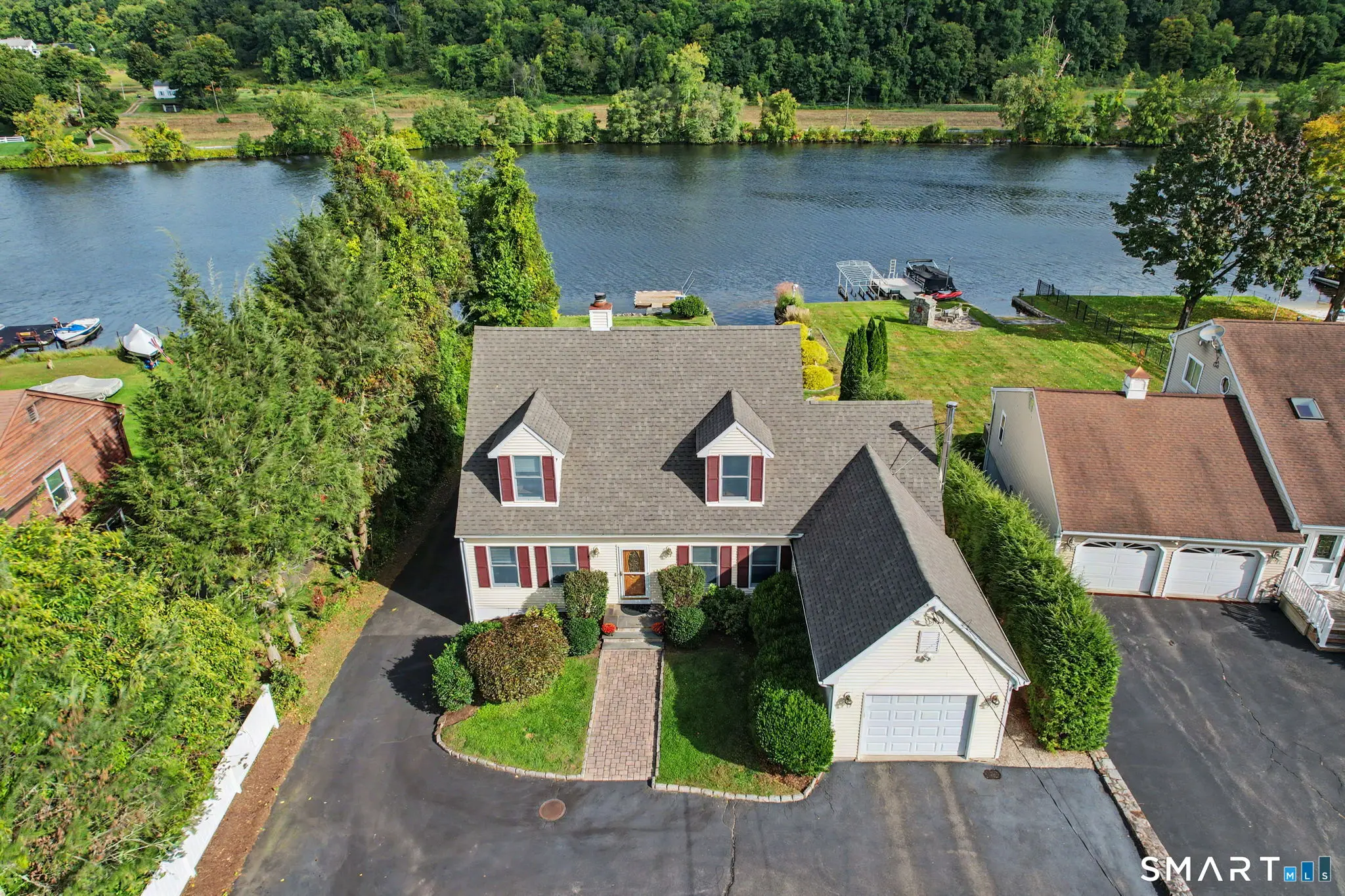 60 Housatonic Drive, Newtown