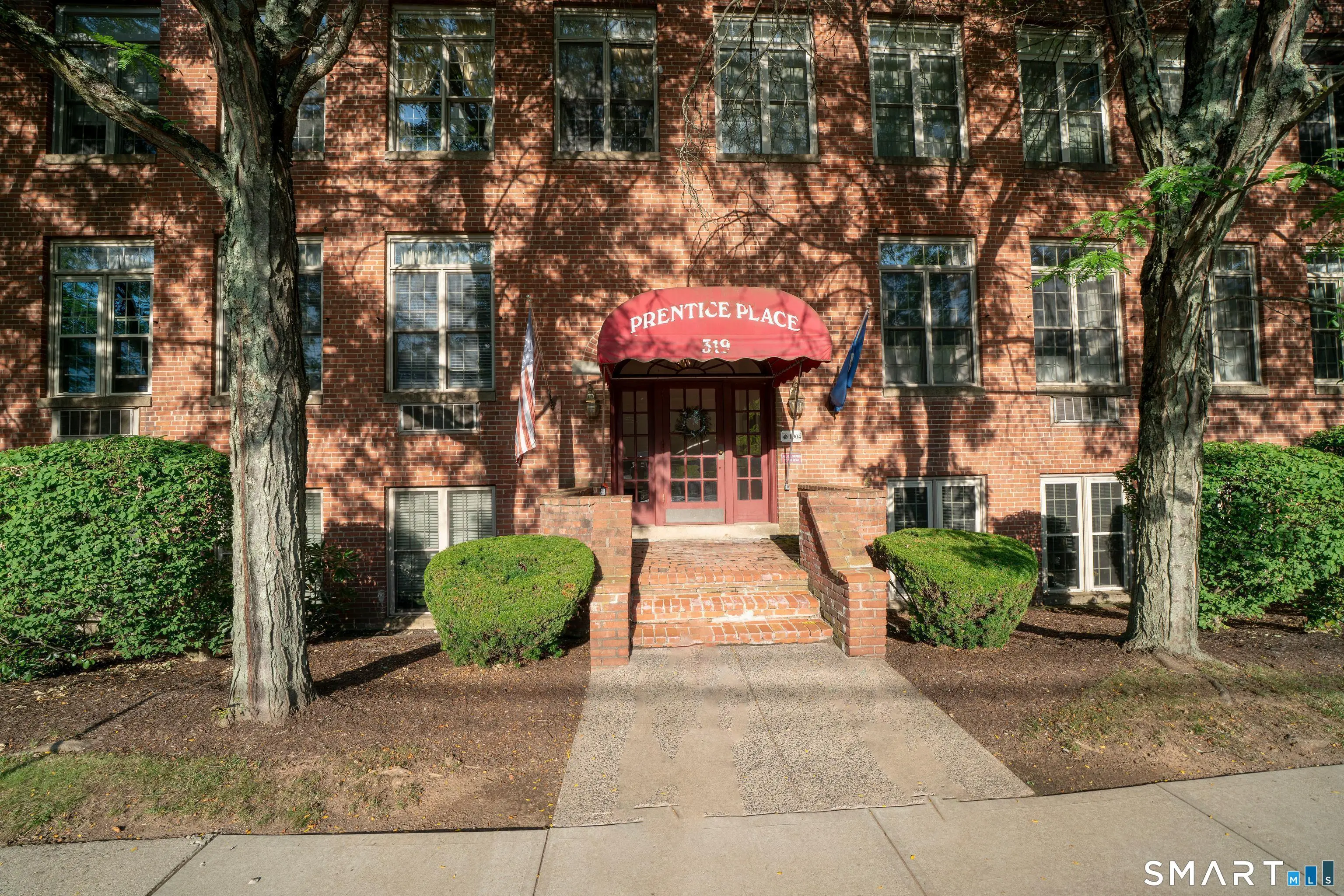 319 New Britain Road 126, Berlin