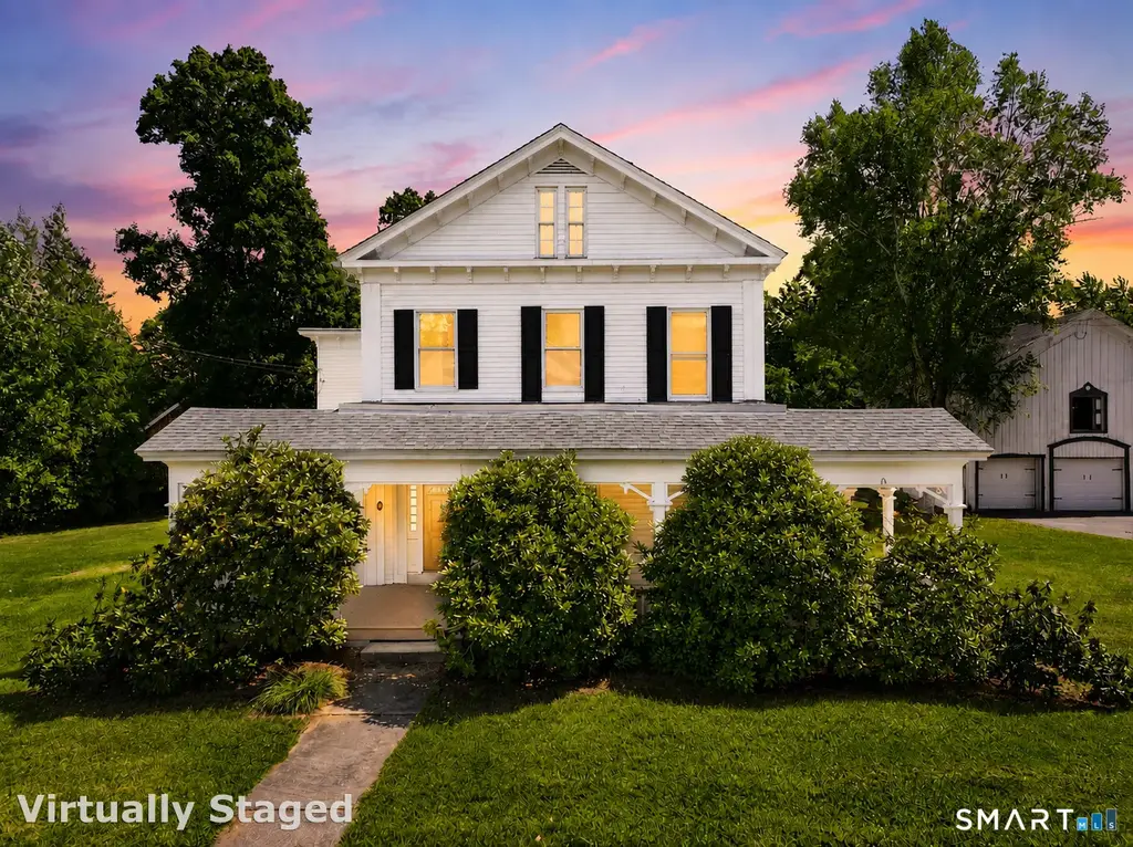 369 Thompson Road, Thompson