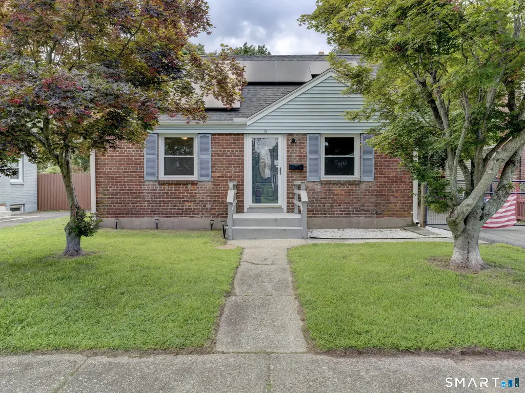 19 Beckwith Drive, Plainville